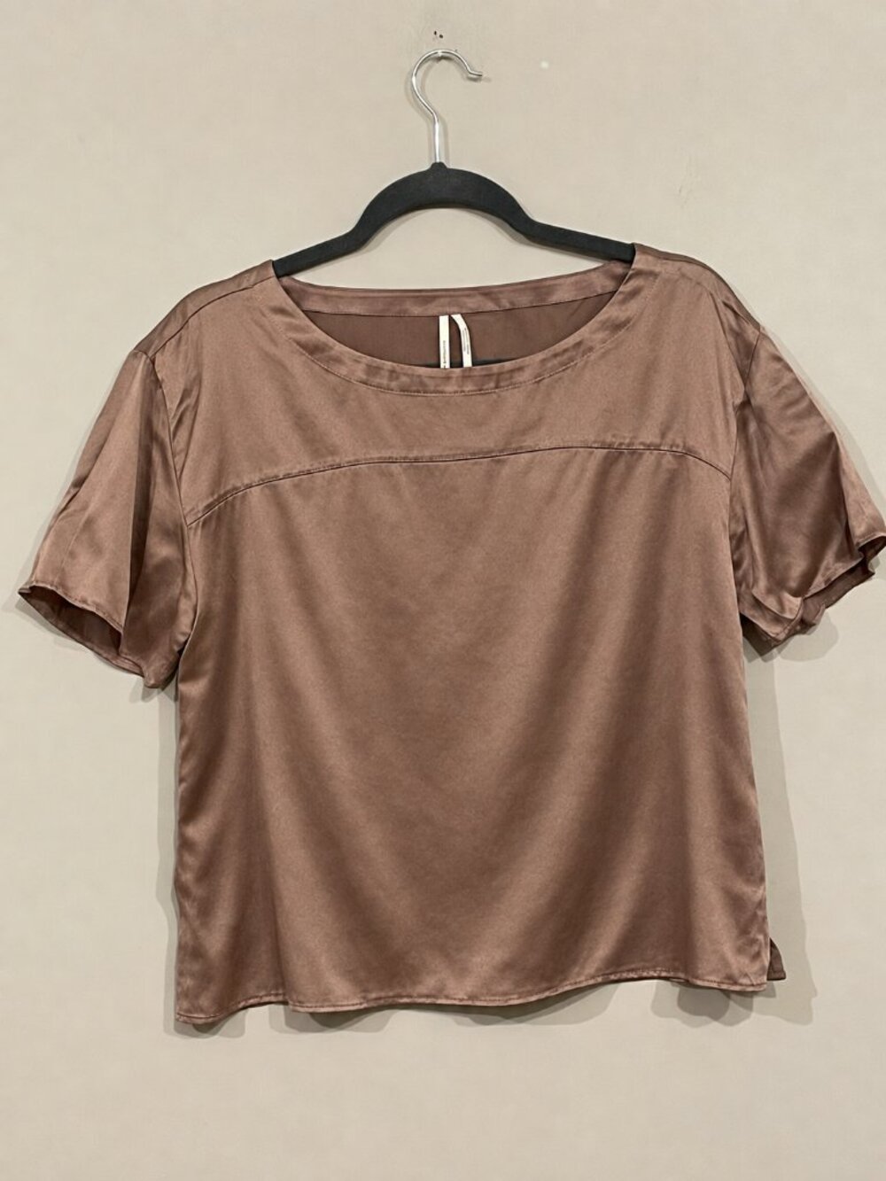By Anthropologie Women’s M Brown Satin Boat Neck Short Sleeve Blouse